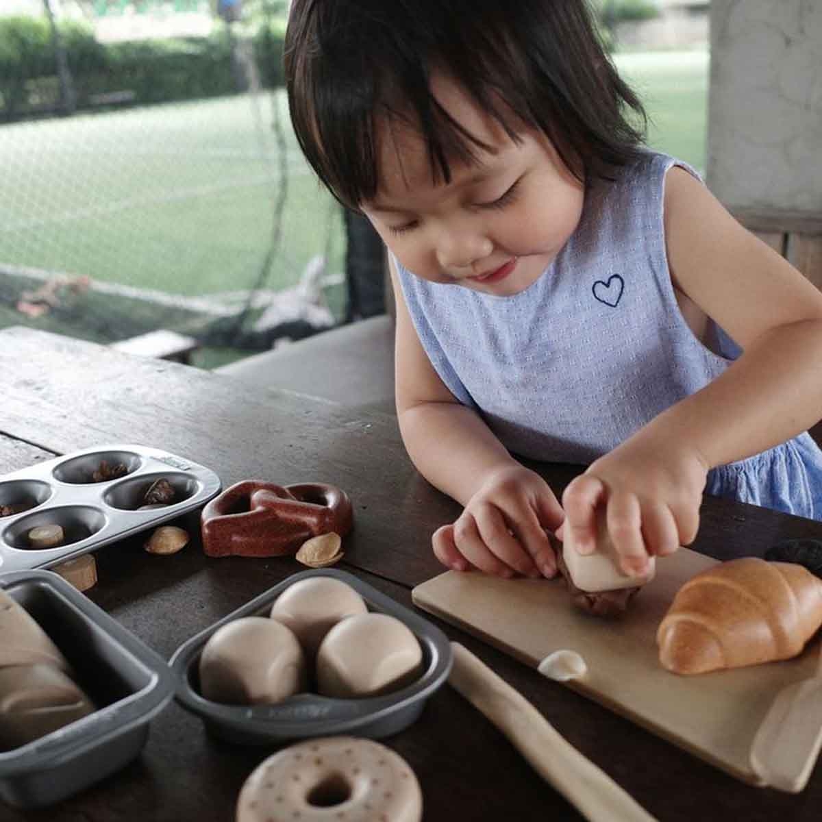 PlanToys Bread Play Kitchen Set Unisex, 3-4 Years