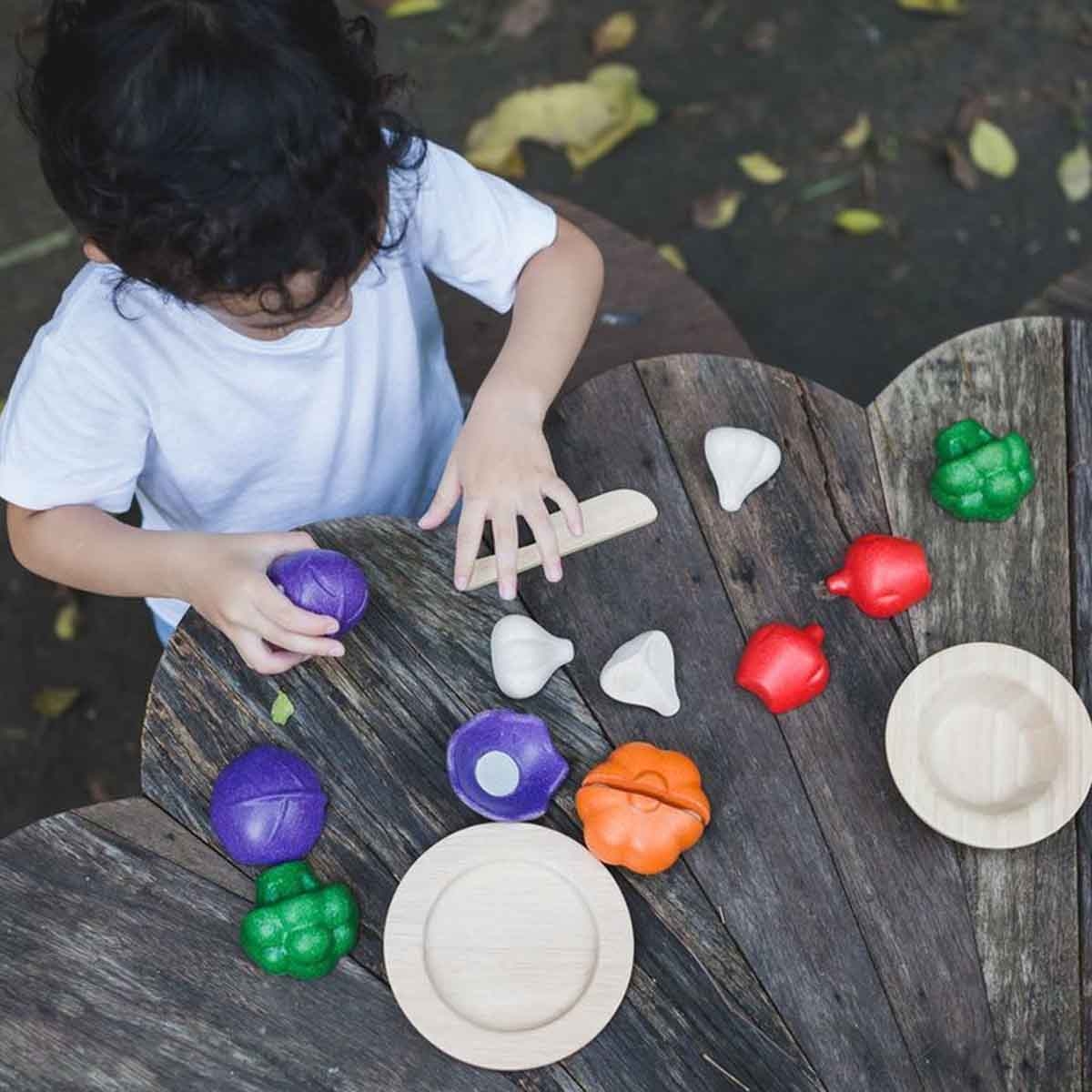 بلان تويز مجموعة خضروات خشبية بخمس ألوان، للجنسين، من عمر 3 إلى 4 سنوات
