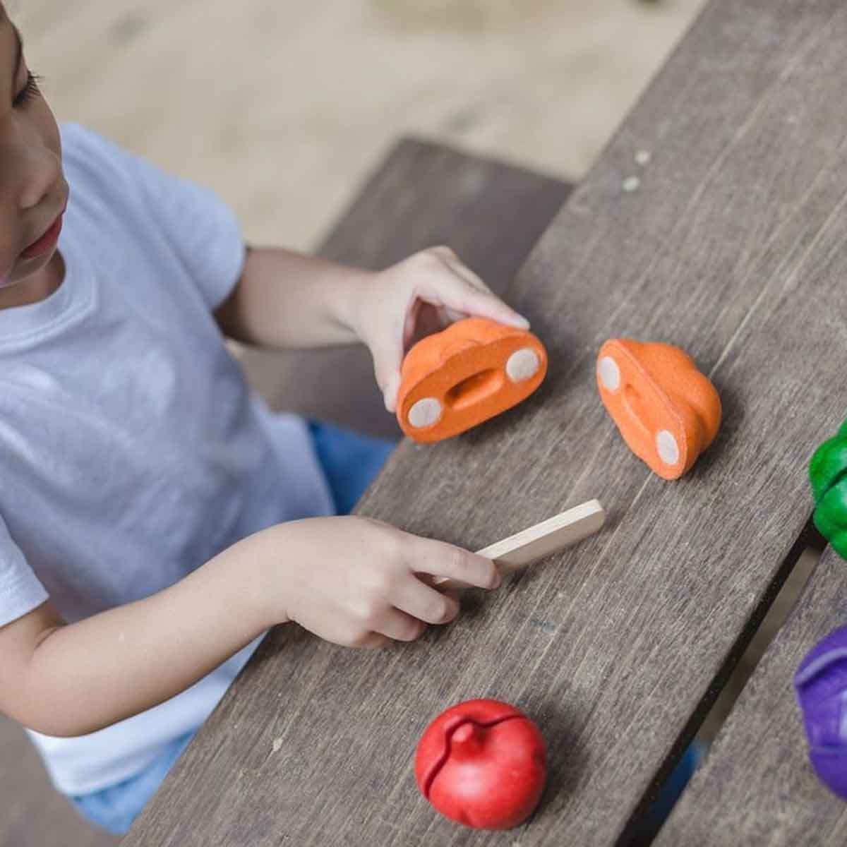 بلان تويز مجموعة خضروات خشبية بخمس ألوان، للجنسين، من عمر 3 إلى 4 سنوات