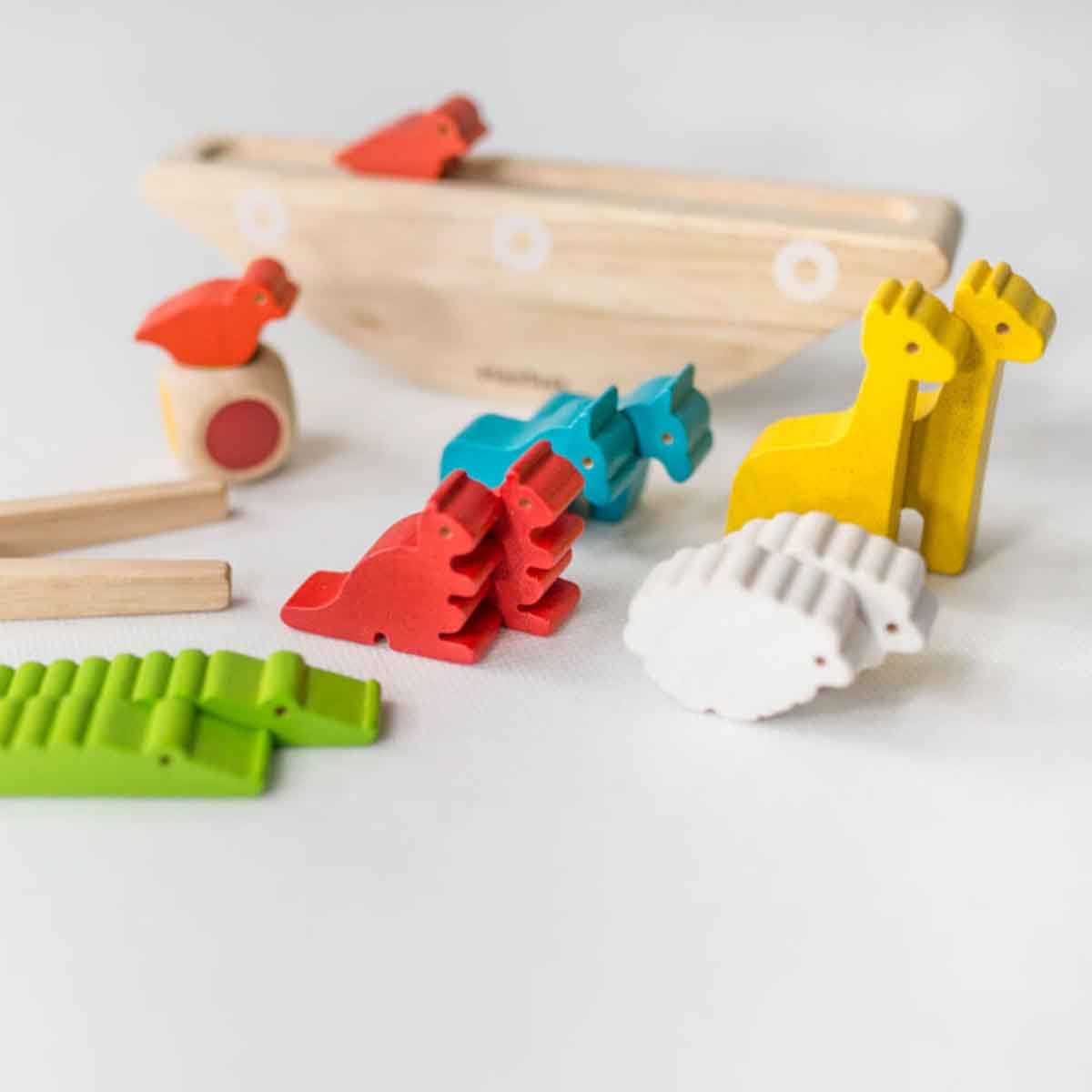 بلان تويز لعبة قارب توازن خشبية من مكعبات للجنسين 3 - 4 سنوات