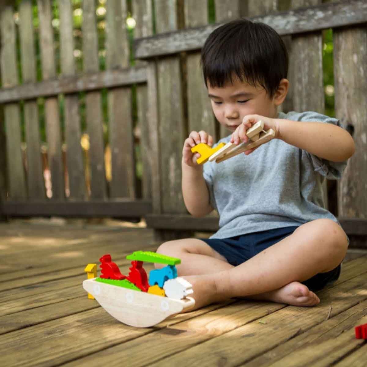 بلان تويز لعبة قارب توازن خشبية من مكعبات للجنسين 3 - 4 سنوات