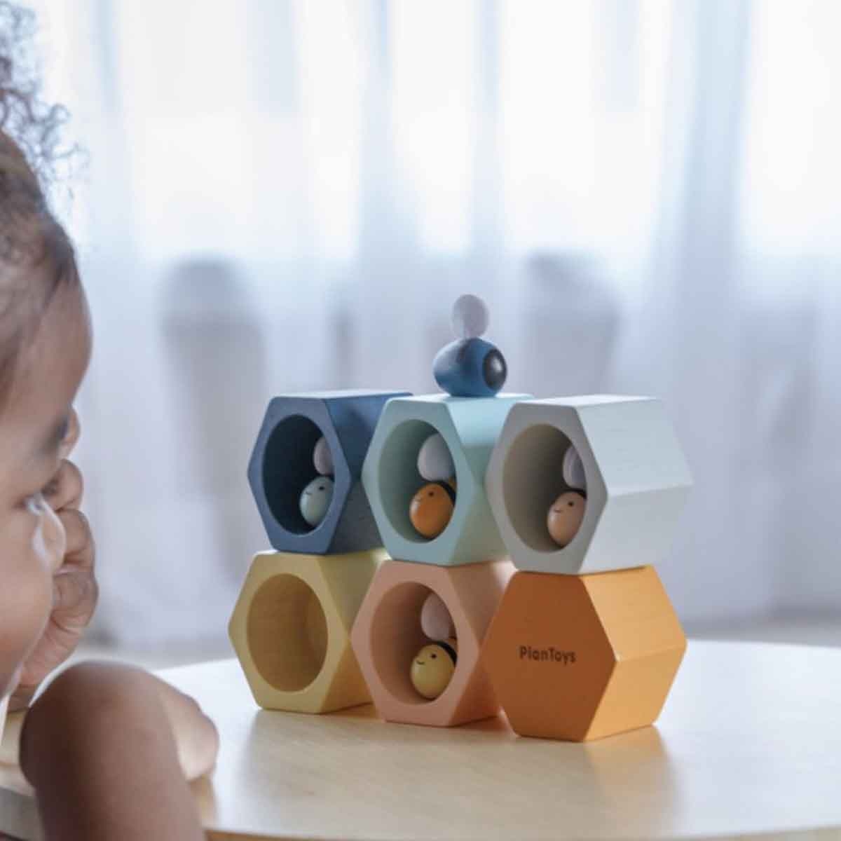 بلان تويز لعبة خلايا نحل وبستان خشبية من مكعبات للجنسين 3 - 4 سنوات