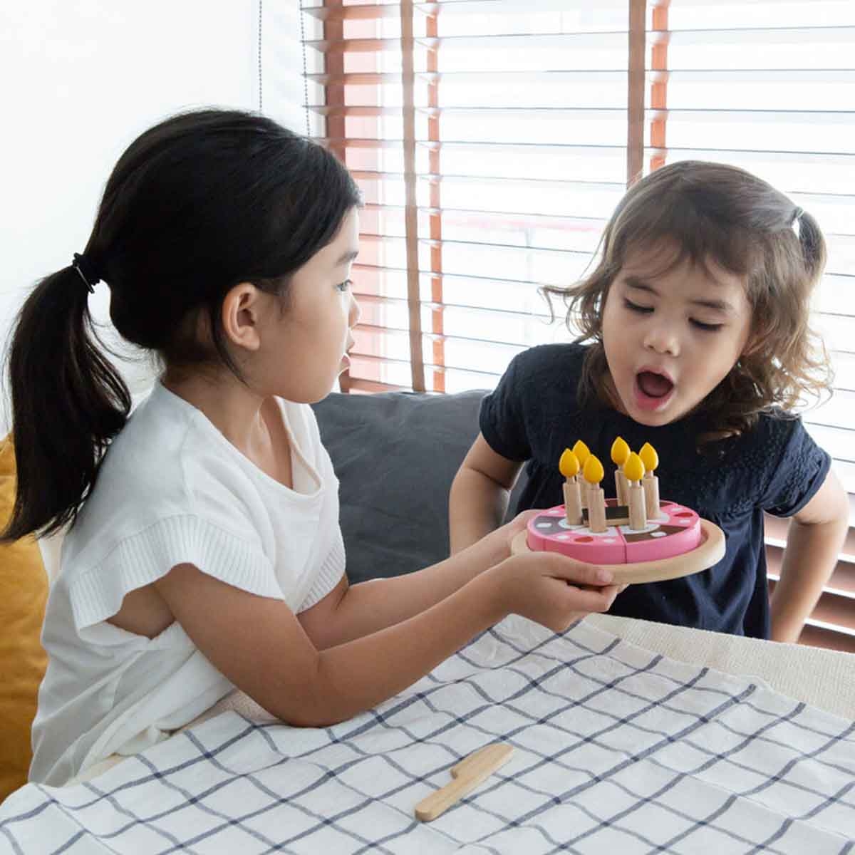 بلان تويز مجموعة كعكة عيد ميلاد خشبية، للجنسين، من عمر 3 إلى 4 سنوات