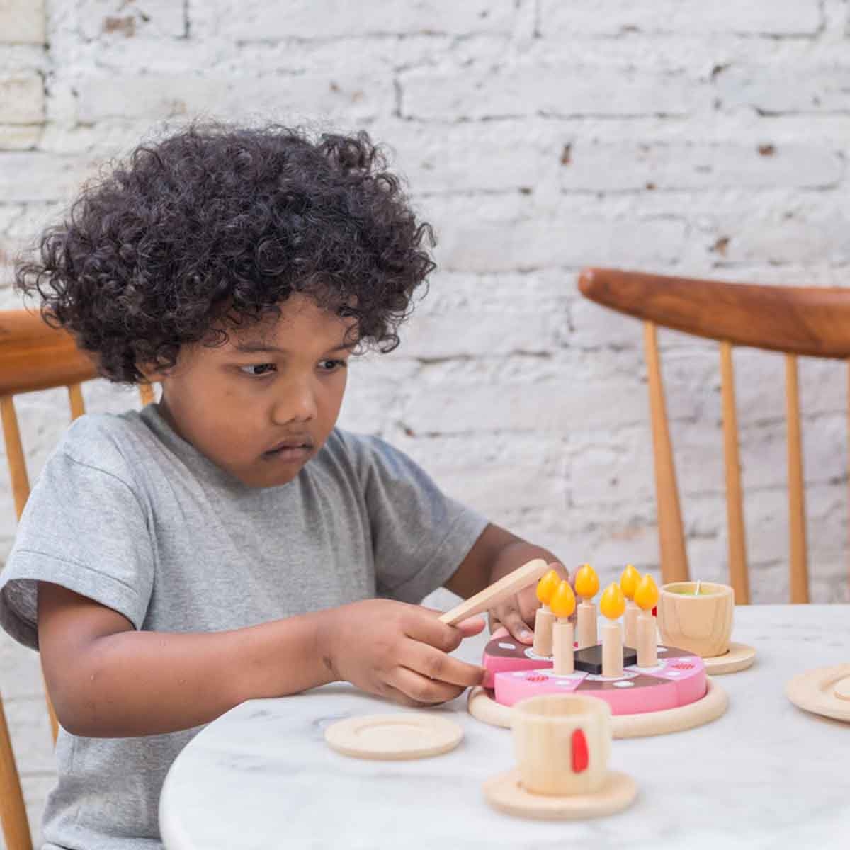 بلان تويز مجموعة كعكة عيد ميلاد خشبية، للجنسين، من عمر 3 إلى 4 سنوات