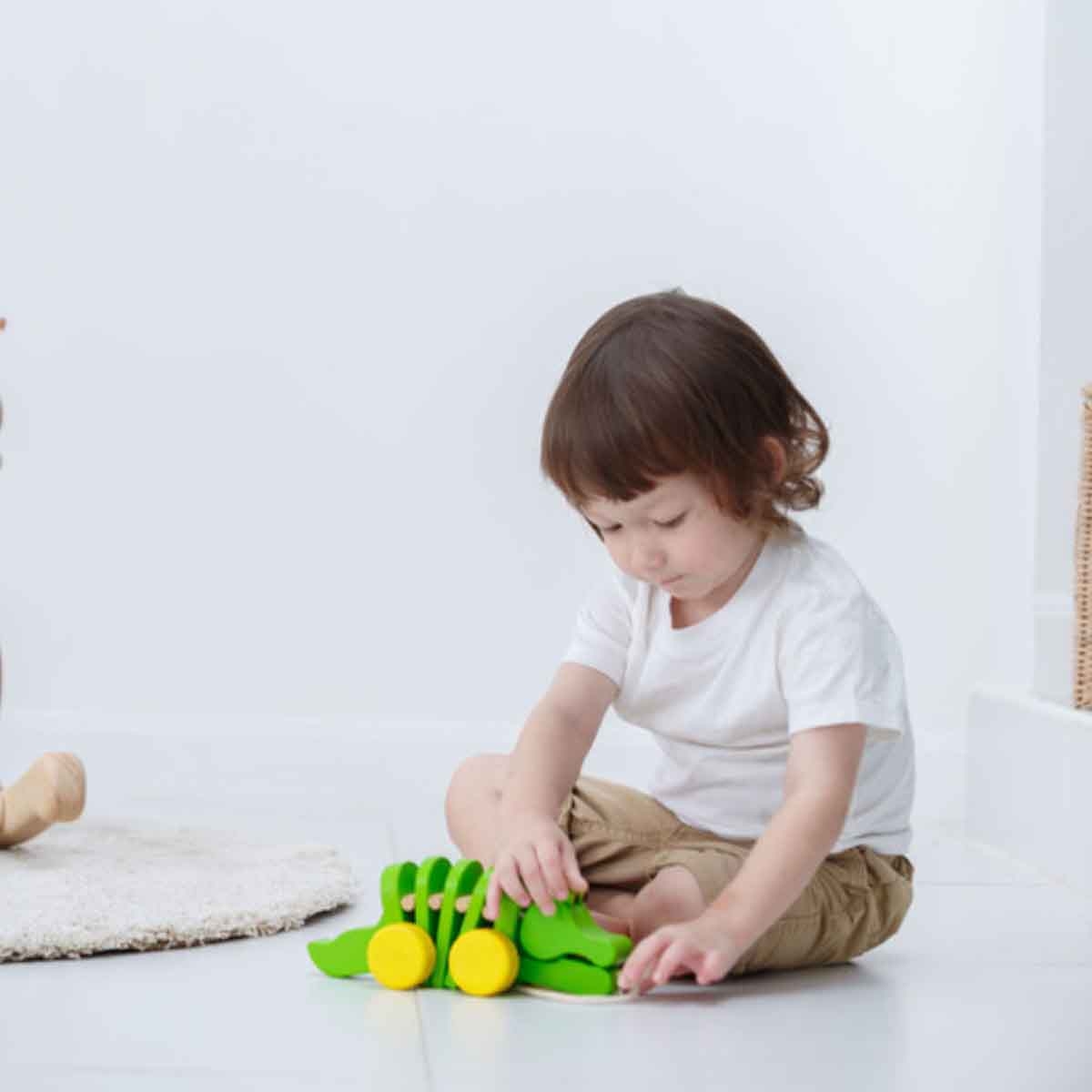 بلان تويز تمساح راقص خشبي قابل للسحب للأطفال الصغار 0 - 2 سنوات