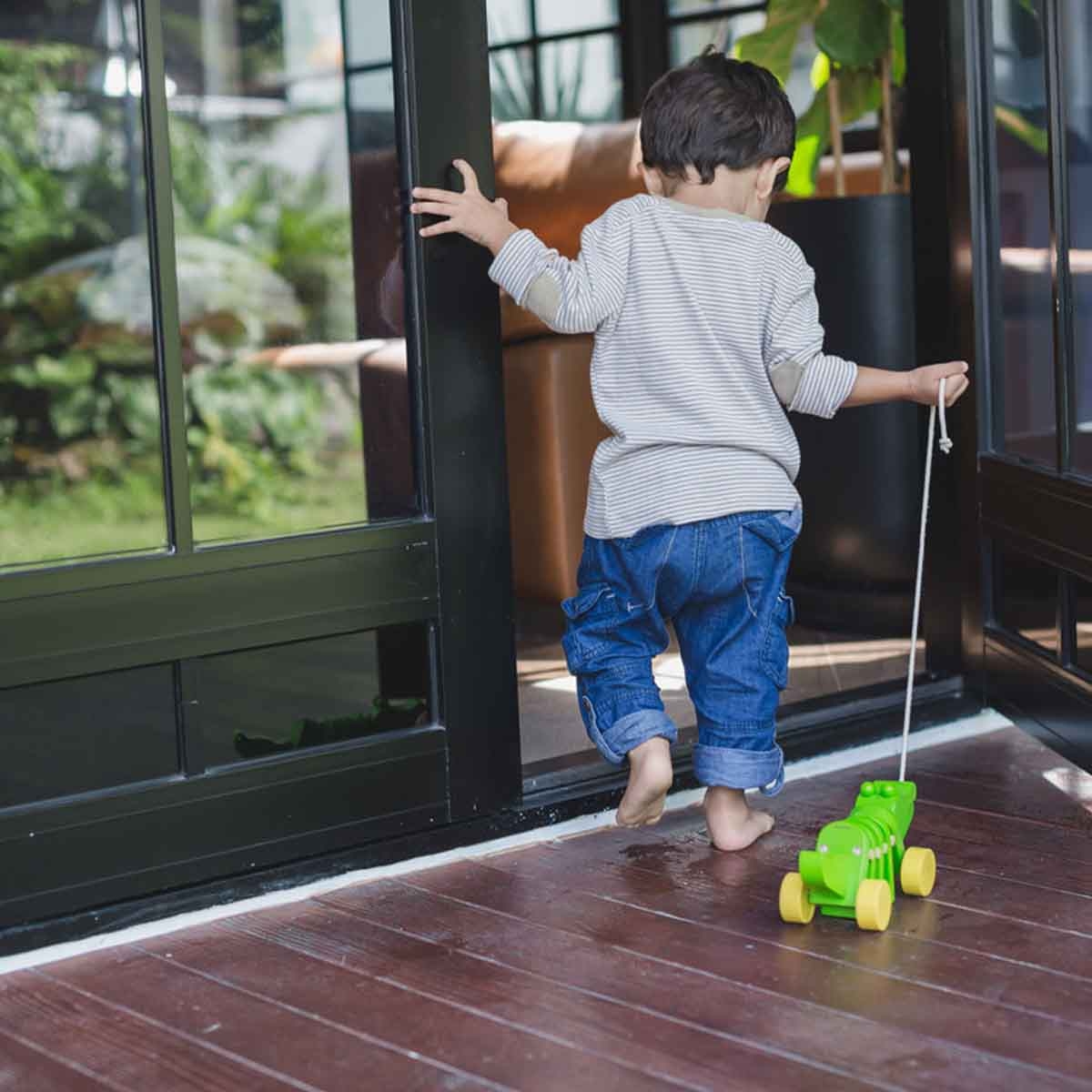 بلان تويز تمساح راقص خشبي قابل للسحب للأطفال الصغار 0 - 2 سنوات