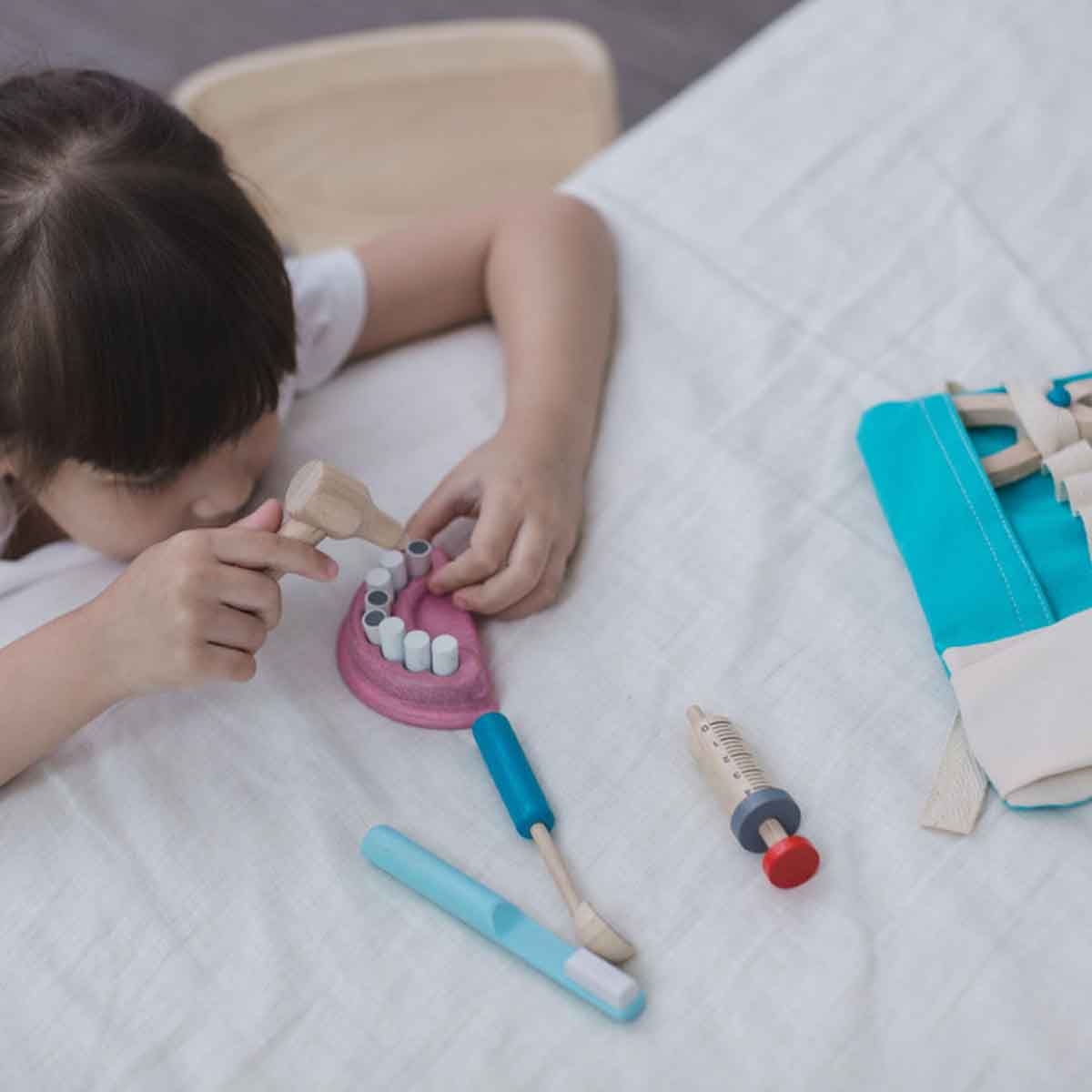 PlanToys Wooden Dentist Set Unisex, 3-4 Years