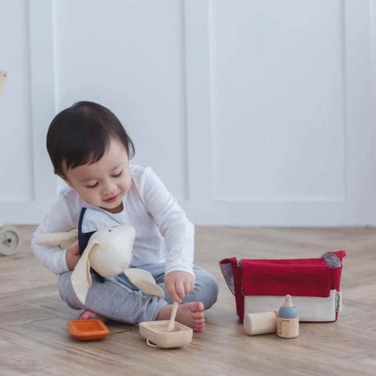 PlanToys Wooden Doll Feeding Set Unisex, 3-4 Years