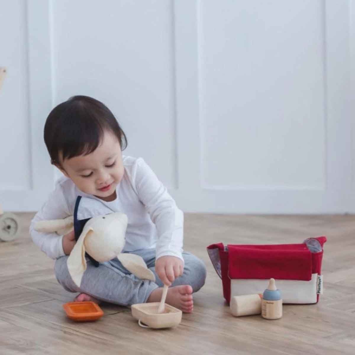 PlanToys Wooden Doll Feeding Set Unisex, 3-4 Years