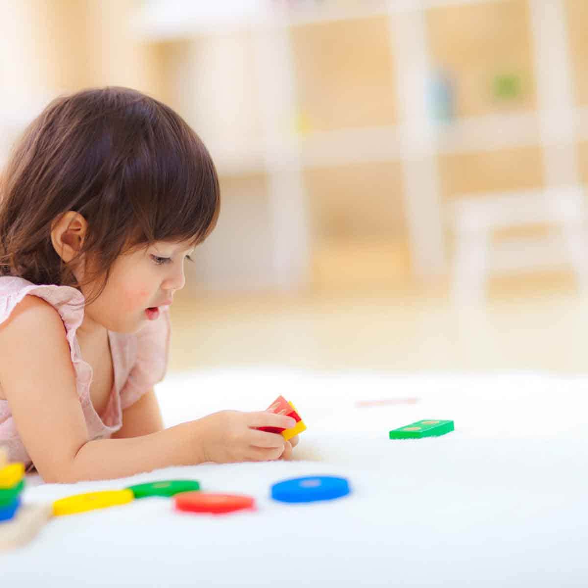 PlanToys Wooden Geometric Sorting Board Unisex, 3-4 Years
