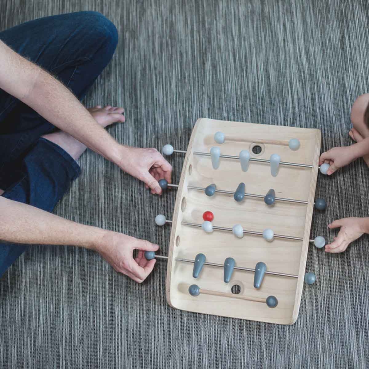 بلان تويز لعبة كرة قدم خشبية، للجنسين، من عمر 3 إلى 4 سنوات