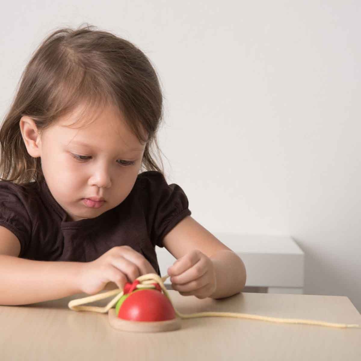 PlanToys Wooden Tie-Up Shoe Toy Unisex, 3-4 Years