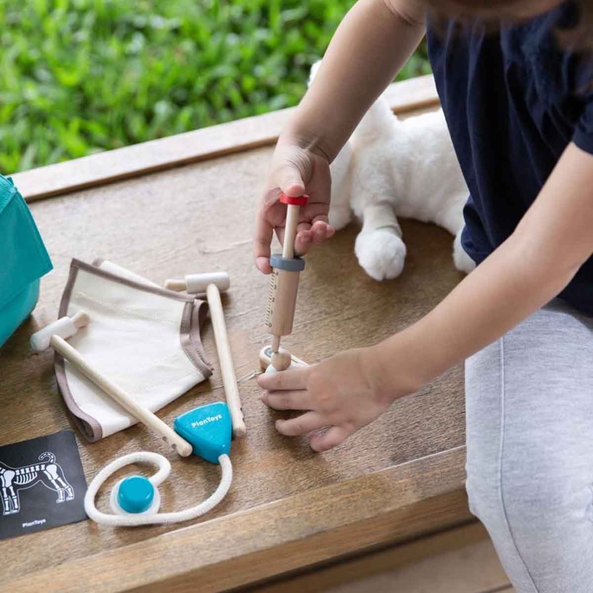 بلان تويز مجموعة طبيب بيطري خشبية، للجنسين، من عمر 3 إلى 4 سنوات