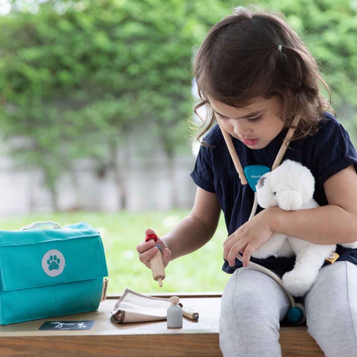 بلان تويز مجموعة طبيب بيطري خشبية، للجنسين، من عمر 3 إلى 4 سنوات