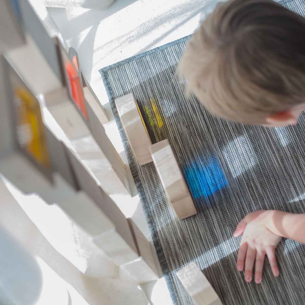 بلان تويز مجموعة مكعبات مياه خشبية للجنسين 3 - 4 سنوات