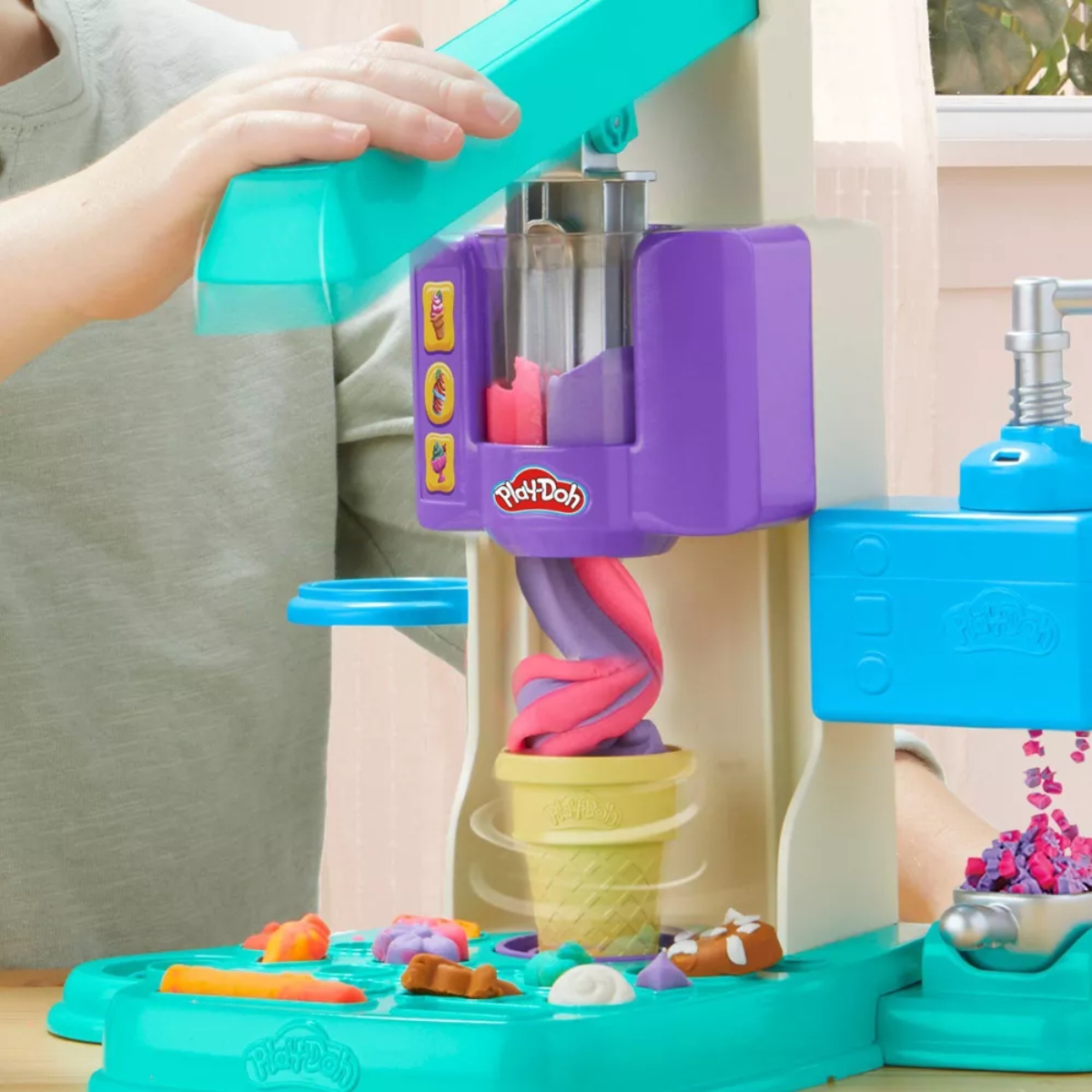 Play-Doh Colourful Rainbow Ice Cream Maker Playset Unisex, 3-4 Years