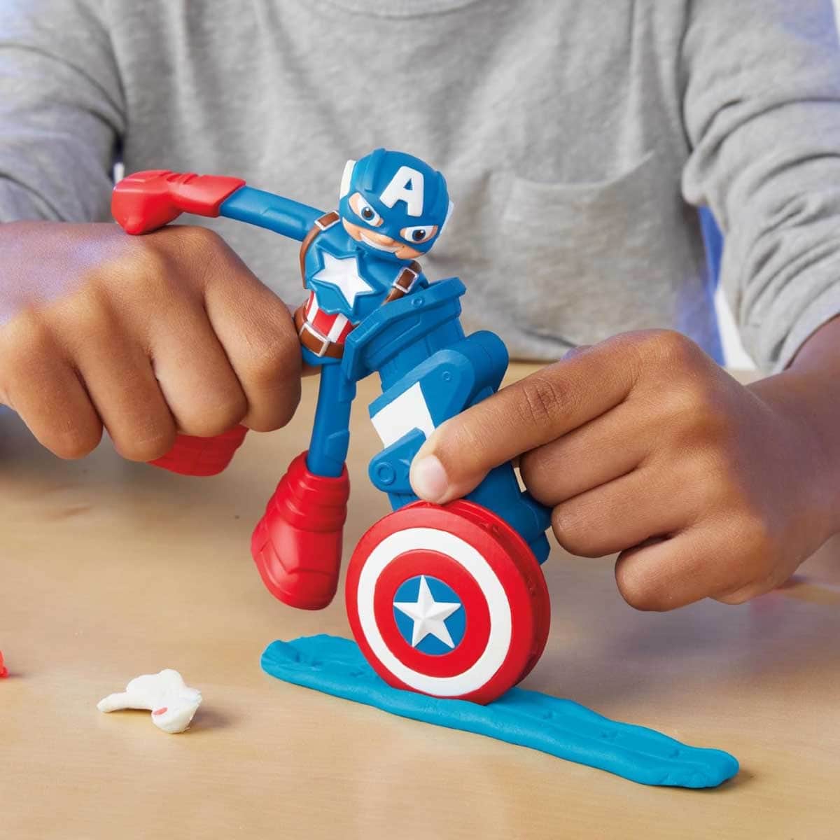 Play-Doh Hero Adventure Modeling Clay Set Unisex, 5-7 Years