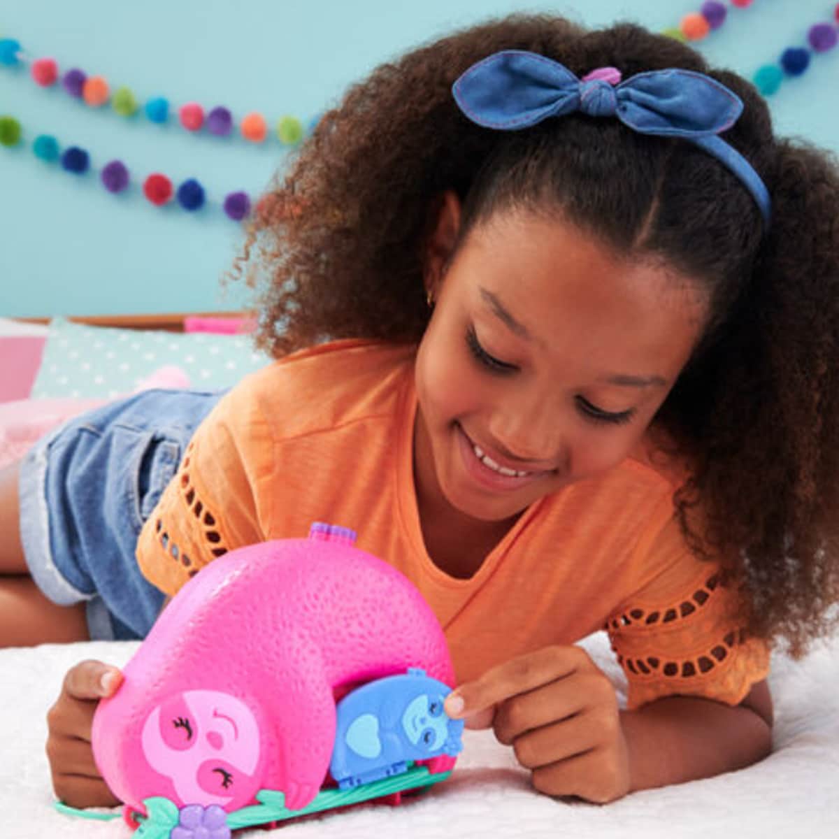 Polly Pocket Sloth Family 2-in-1 Purse Compact Playset Girls, 5-7 Years