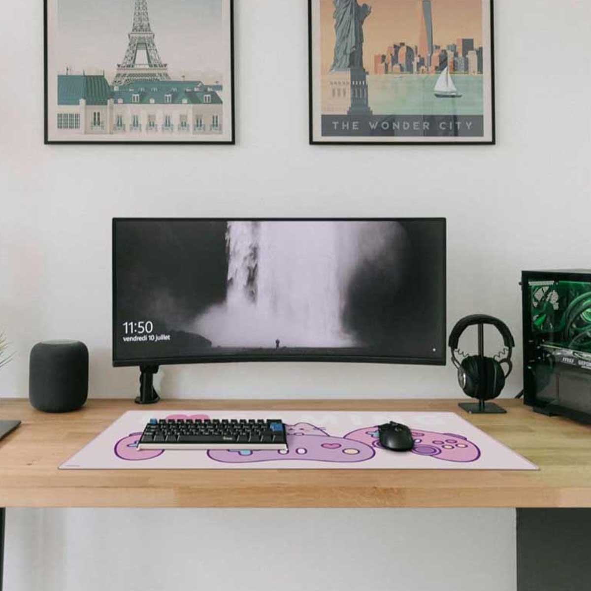 Pyramid Pusheen the Cat Desk Mat