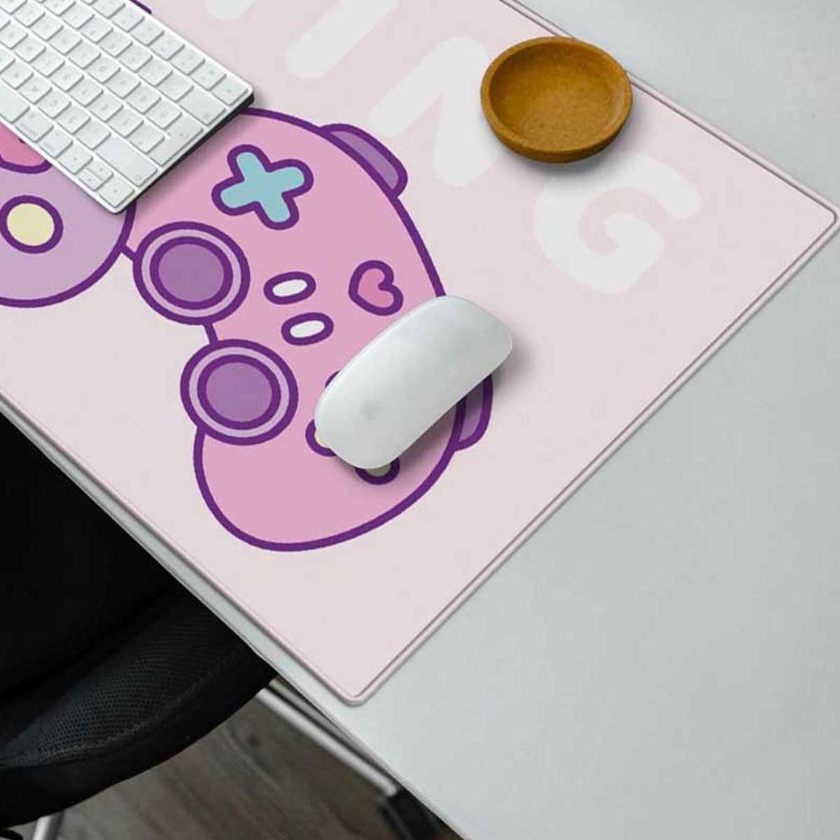 Pyramid Pusheen the Cat Desk Mat