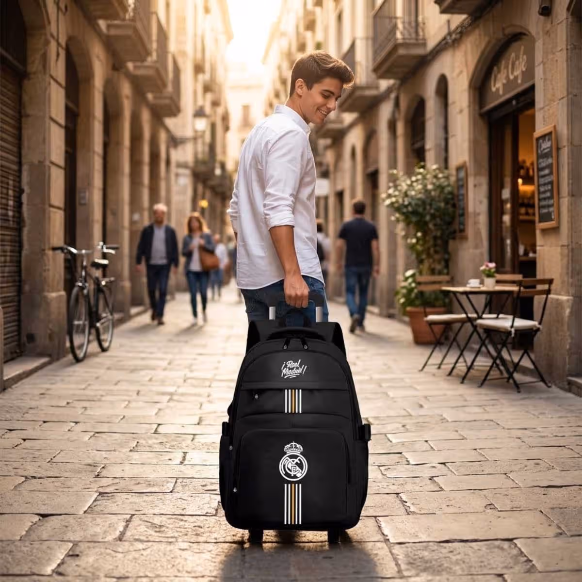 Real Madrid 18" Trolley Bag Unisex, 11-12 Years