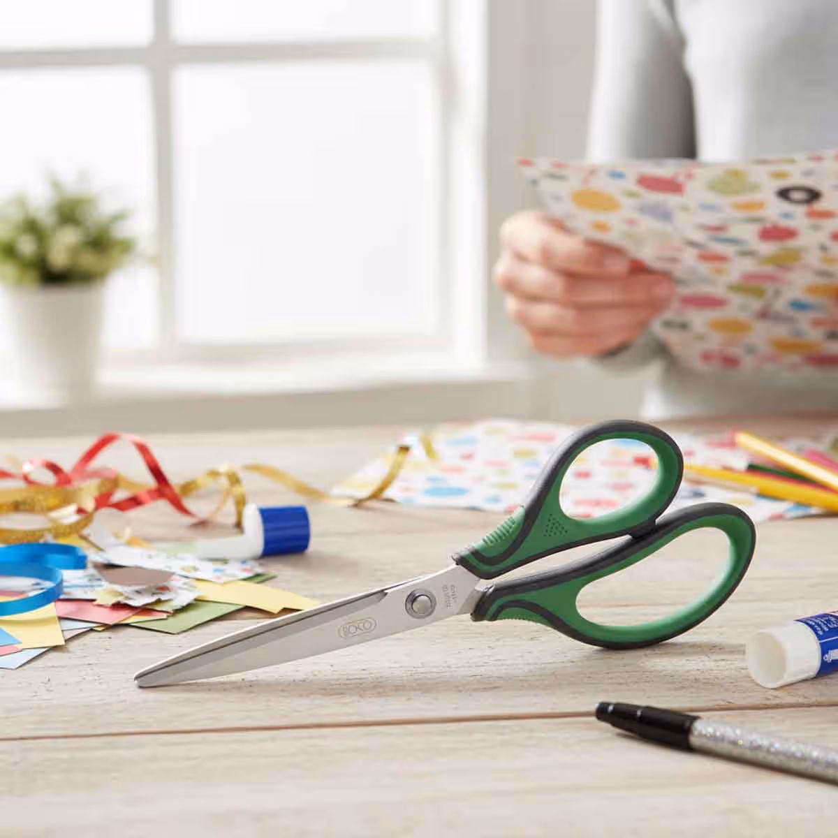 Roco 8.25" Either Hand Standard Scissors