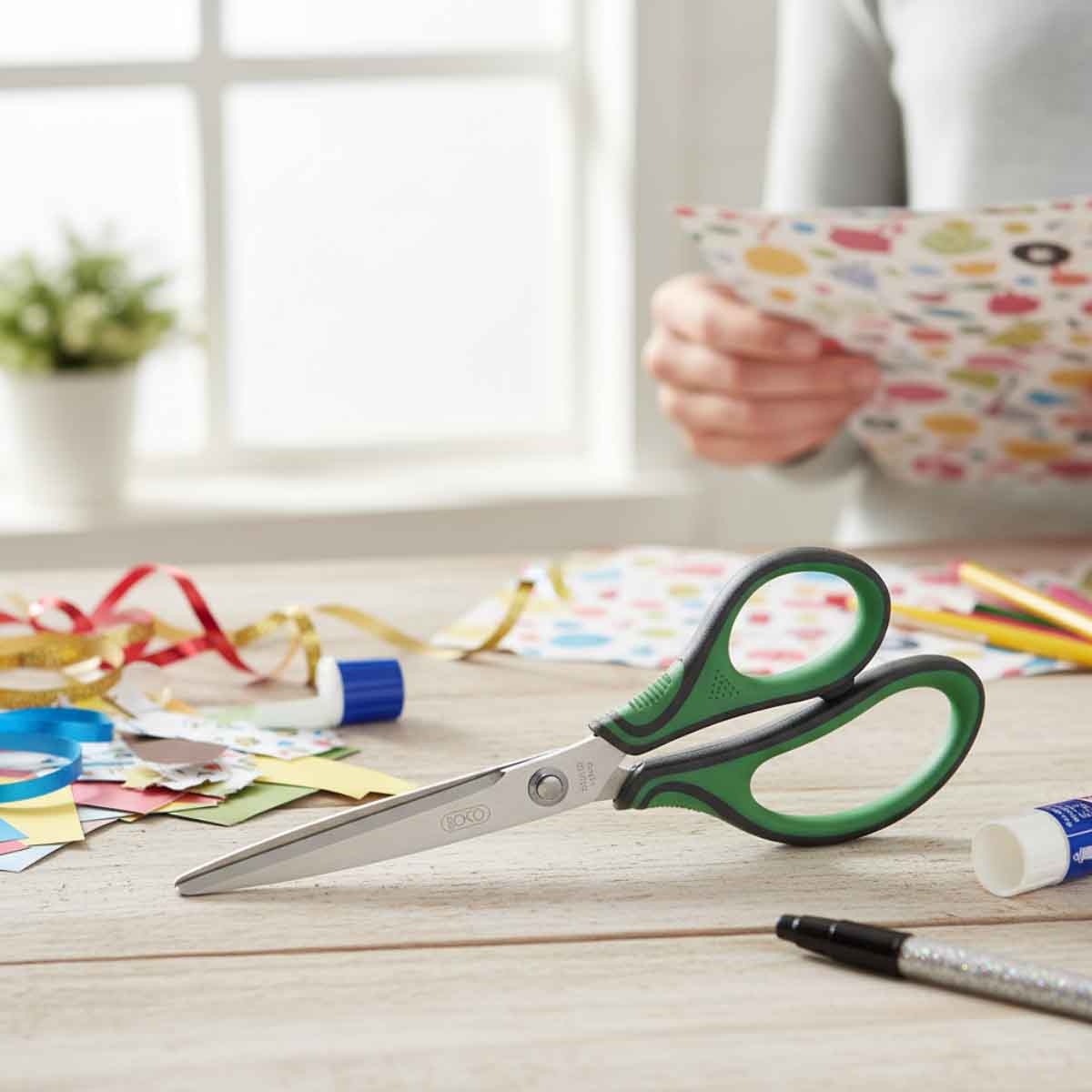 Roco 8.25" Either Hand Standard Scissors