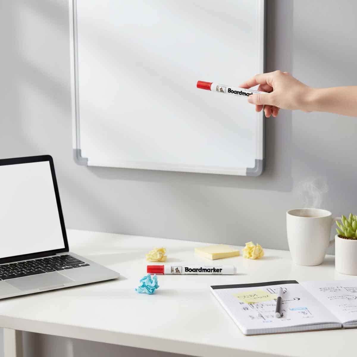 Roco Red 1.5-3mm Chisel Tip Whiteboard Marker