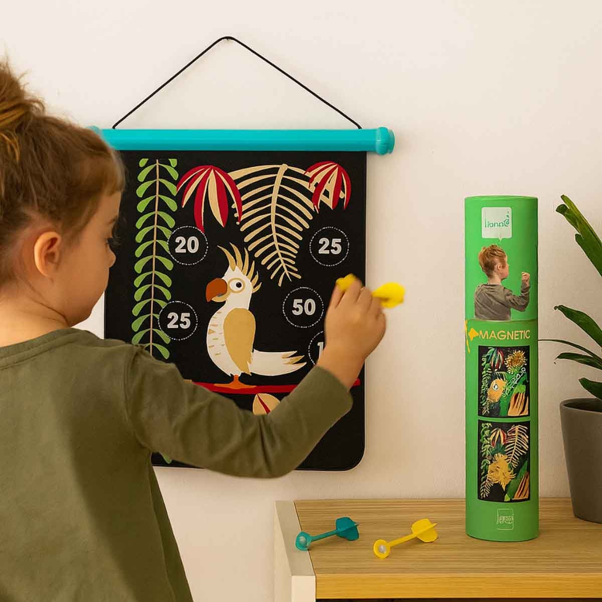Scratch Europe Medium Tropical Jungle Magnetic Darts Game Unisex, 5-7 Years