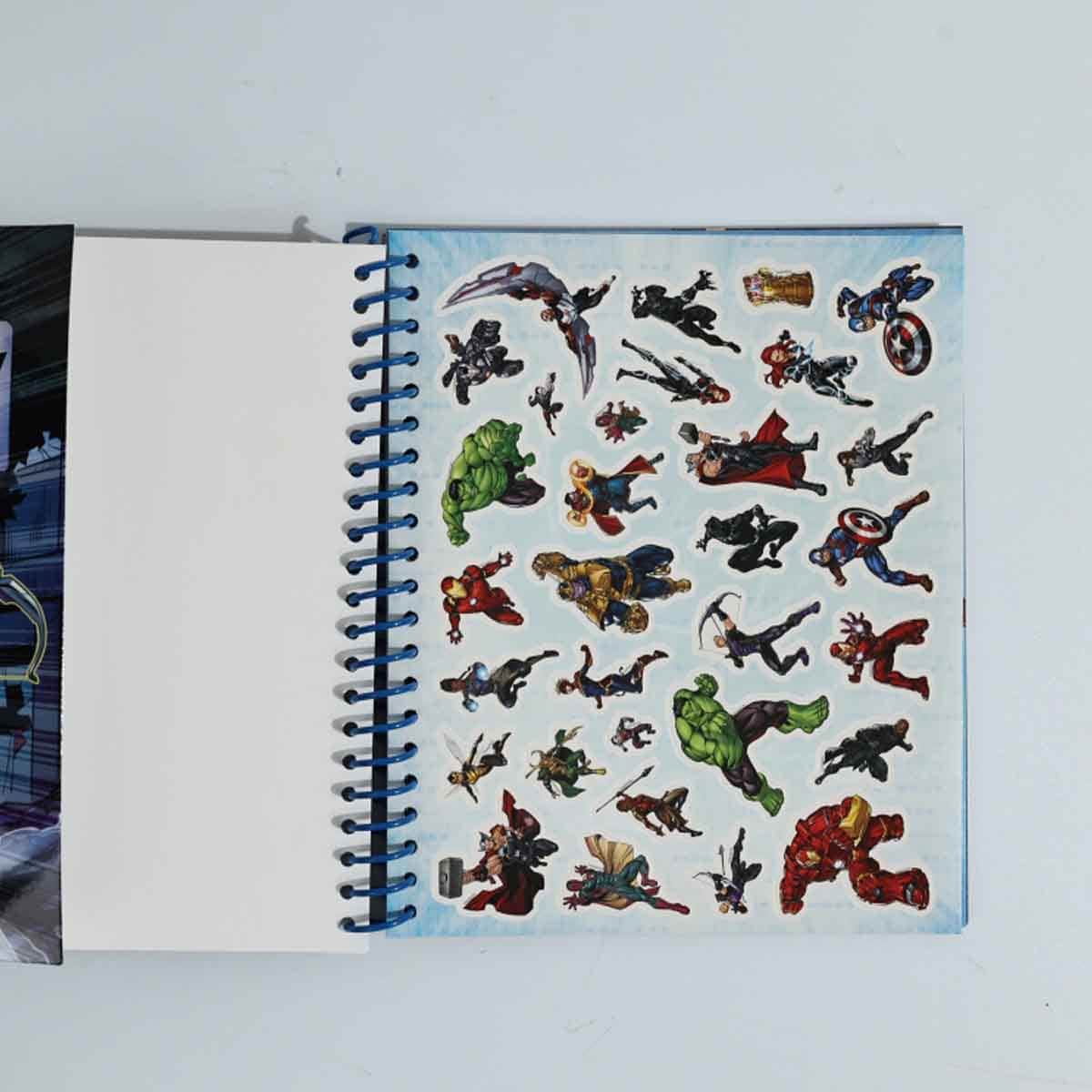 Spider-Man Activity Book with Stacking Crayons Unisex, 3-4 Years