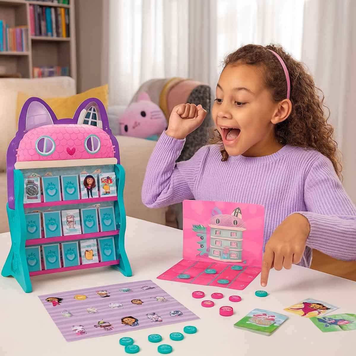 Spin Master 8 Games Under 1 Roof Gabby's Dollhouse Board Game Unisex, 5-7 Years