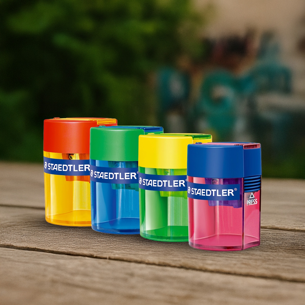 ستيدلر مبراة بغطاء بثقب واحد ألوان منوعة