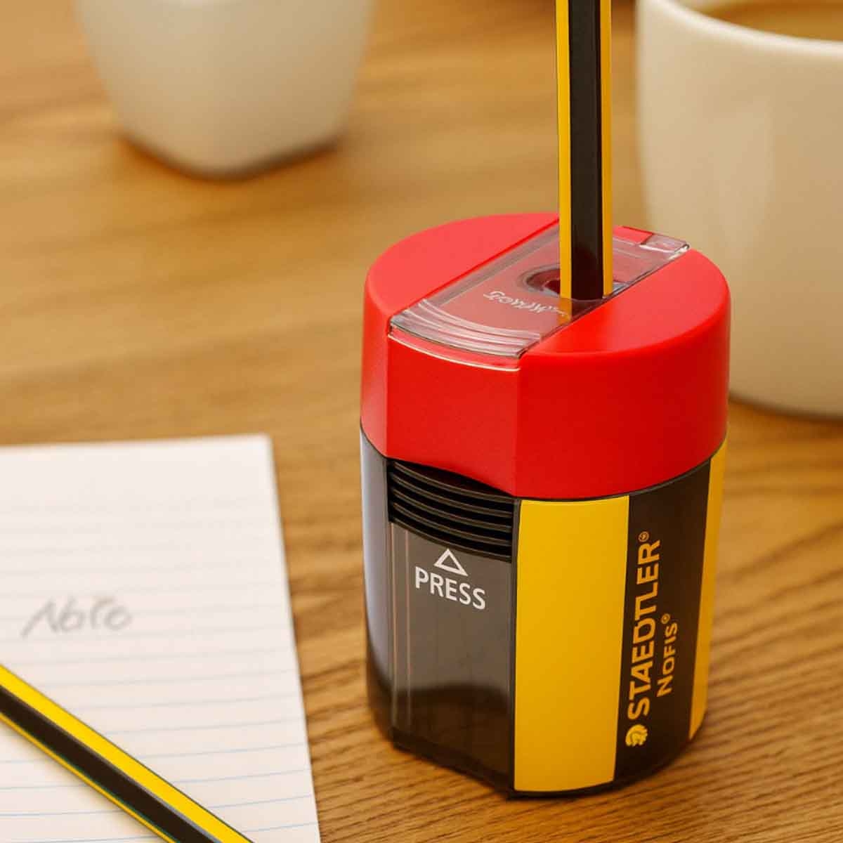 ستيدلر مبراة نوريس بغطاء بثقب واحد