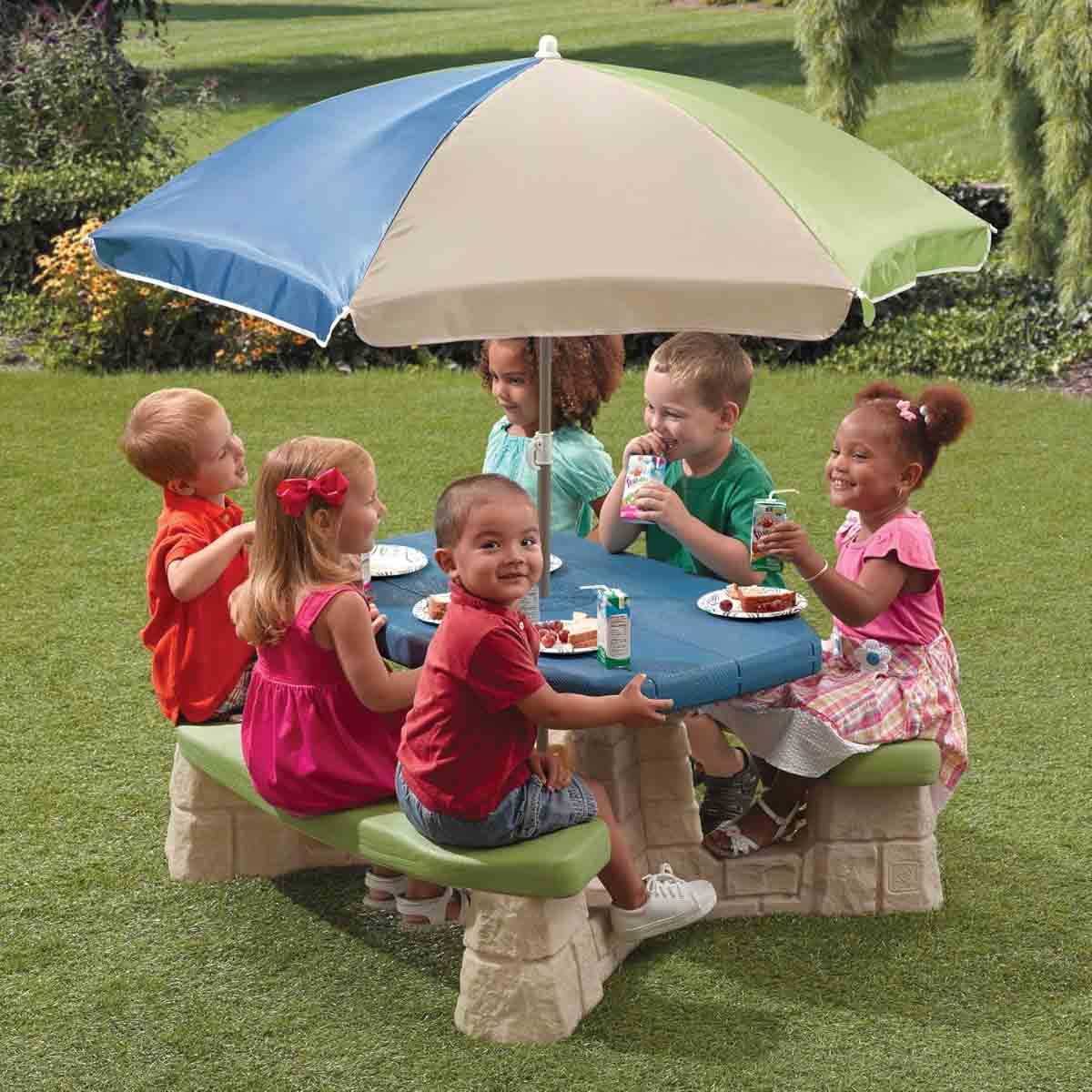 Step2 Naturally Playful Picnic Table with Umbrella Unisex, 3-4 Years