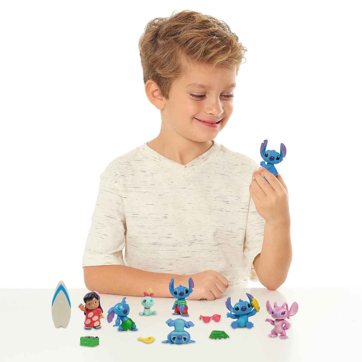Disney Stitch 13-Piece Deluxe Action Figure Set Unisex, 3-4 Years
