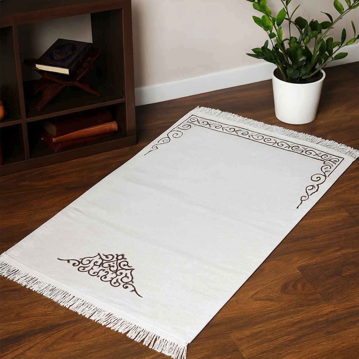 Sundus Quran Book with Read Pen 8GB - Large with Off-White Salam Prayer Mat Bundle
