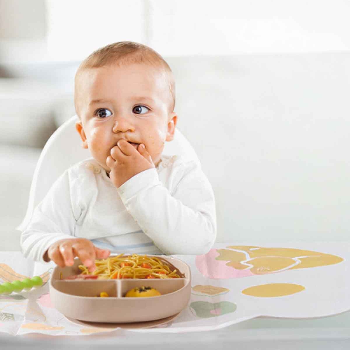 صنفينو مفارش طعام متعددة الاستخدام للأطفال للاستعمال مرة واحدة للسفر، مجموعة من 20