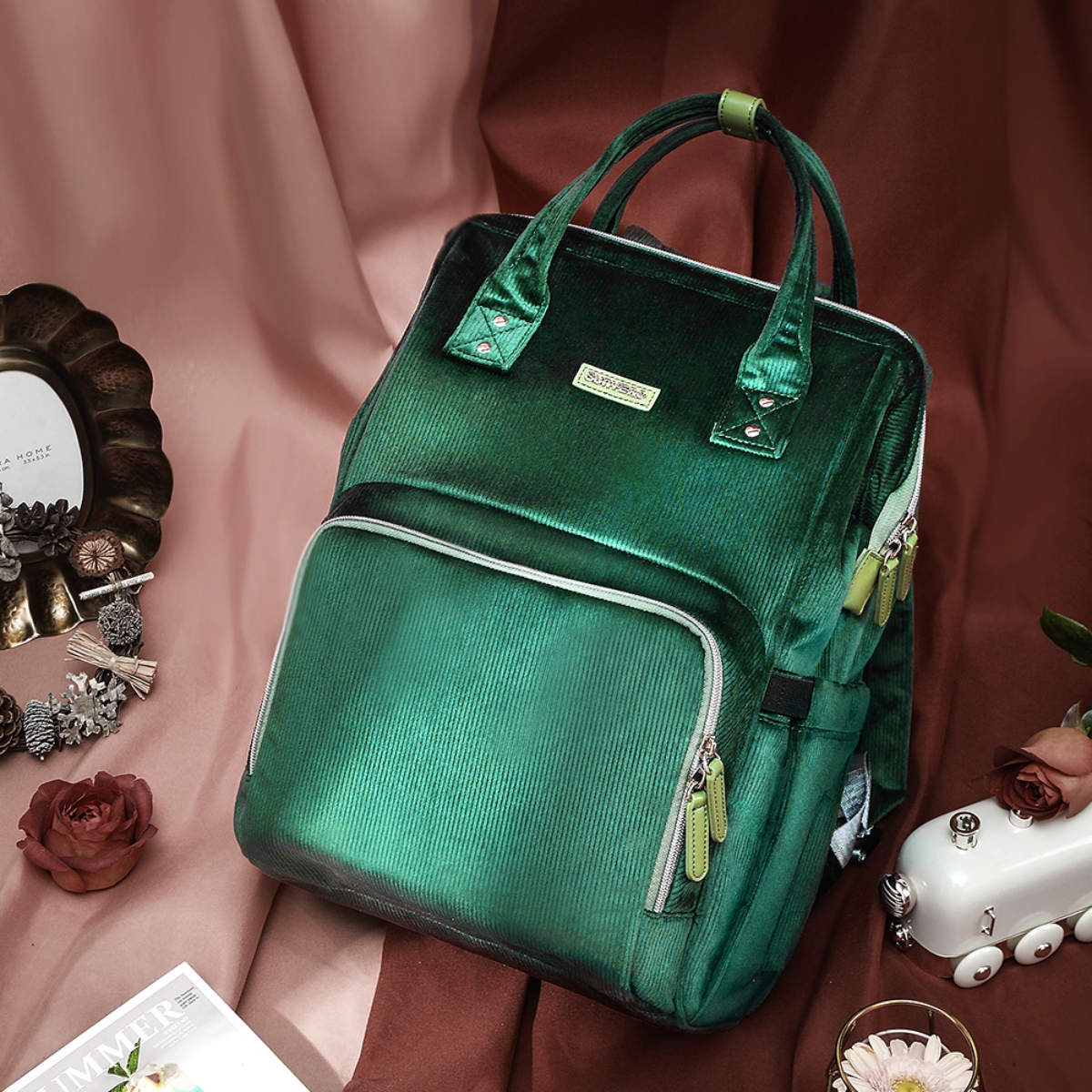 صنفينو حقيبة حفاضات باللون الأخضر للأطفال