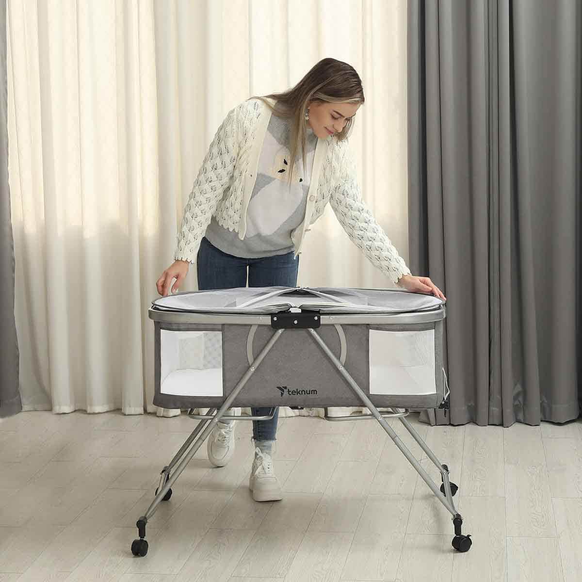 تيكنوم سرير أطفال 3 في 1 مع شبكة ضد البعوض وعجلات، 0-2 سنوات