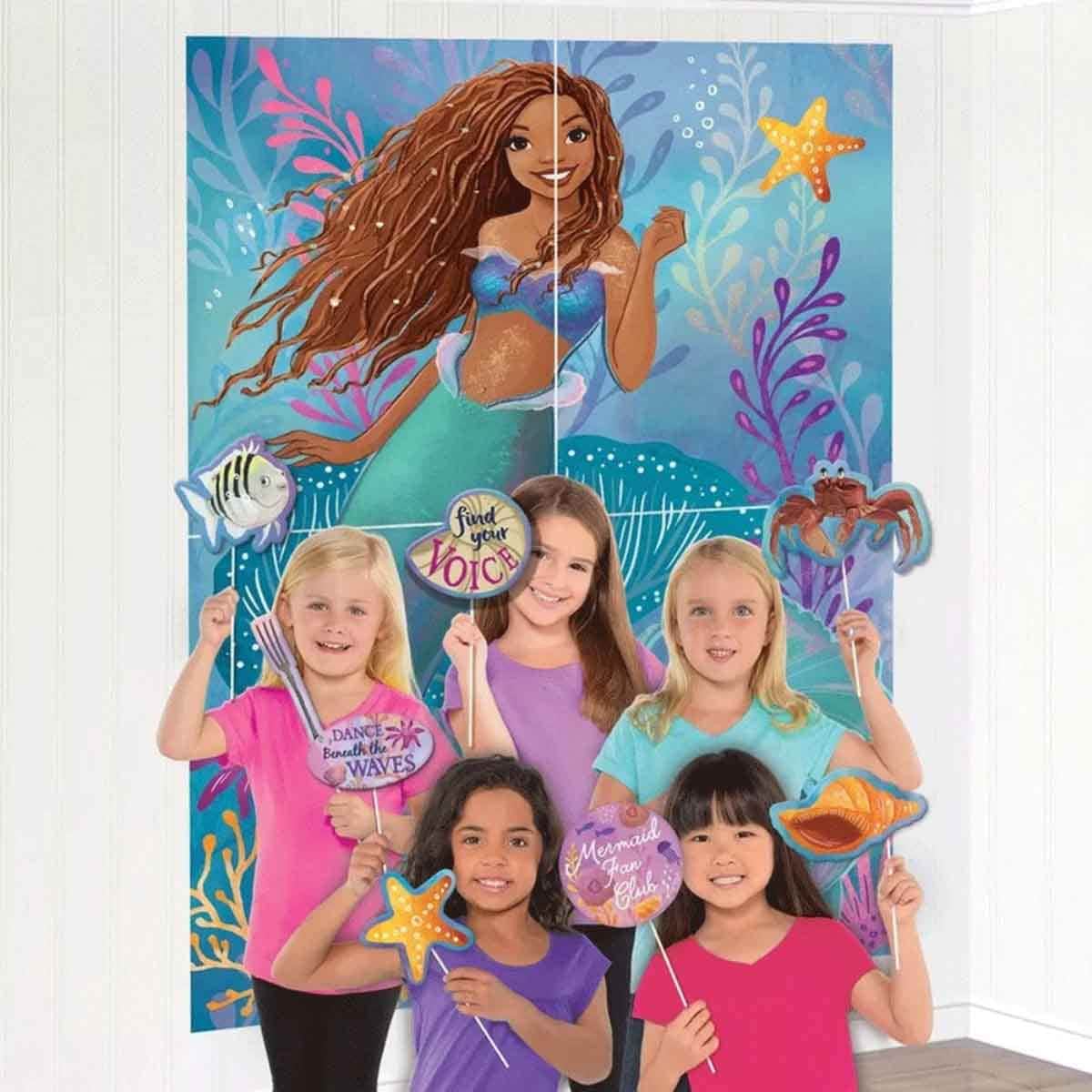 Disney The Little Mermaid 16-Piece Scene Setter with Props