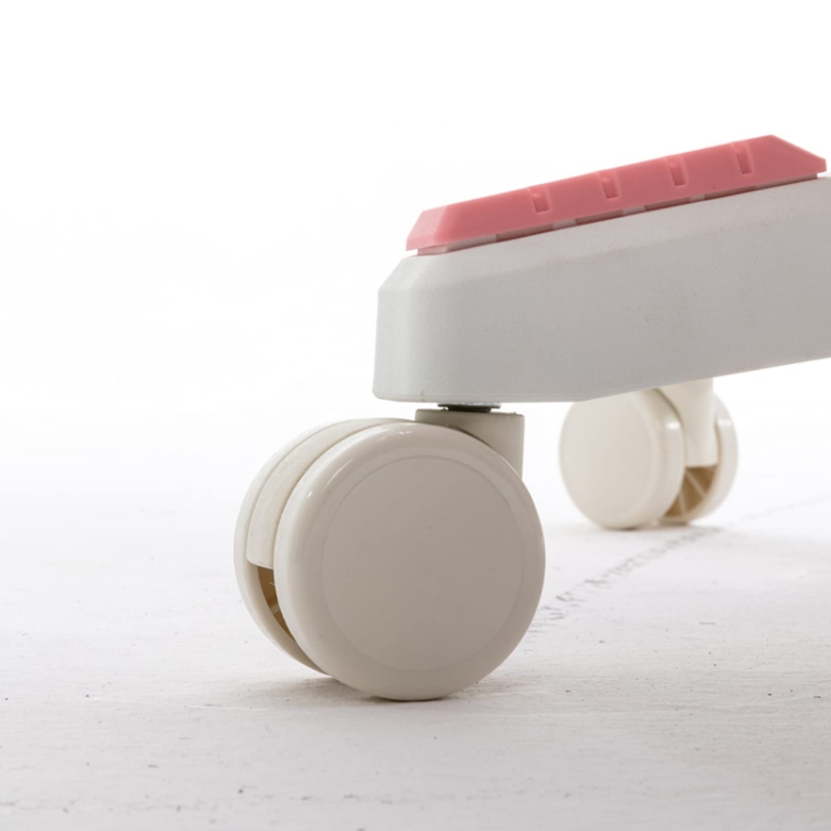 369 Pink/White Adjustable K2 Gaming Chair