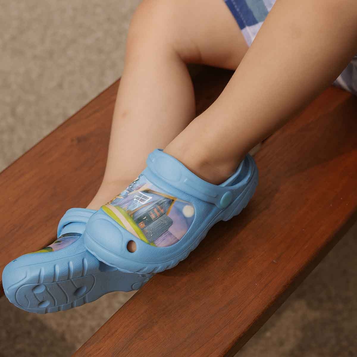 توم آند جيري صنادل خفيفة مريحة للأولاد باللون الأزرق