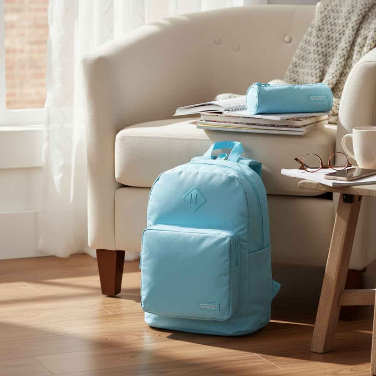 توريتو حقيبة ظهر زرقاء فاتحة مقاس 16 انش مع مقلمة