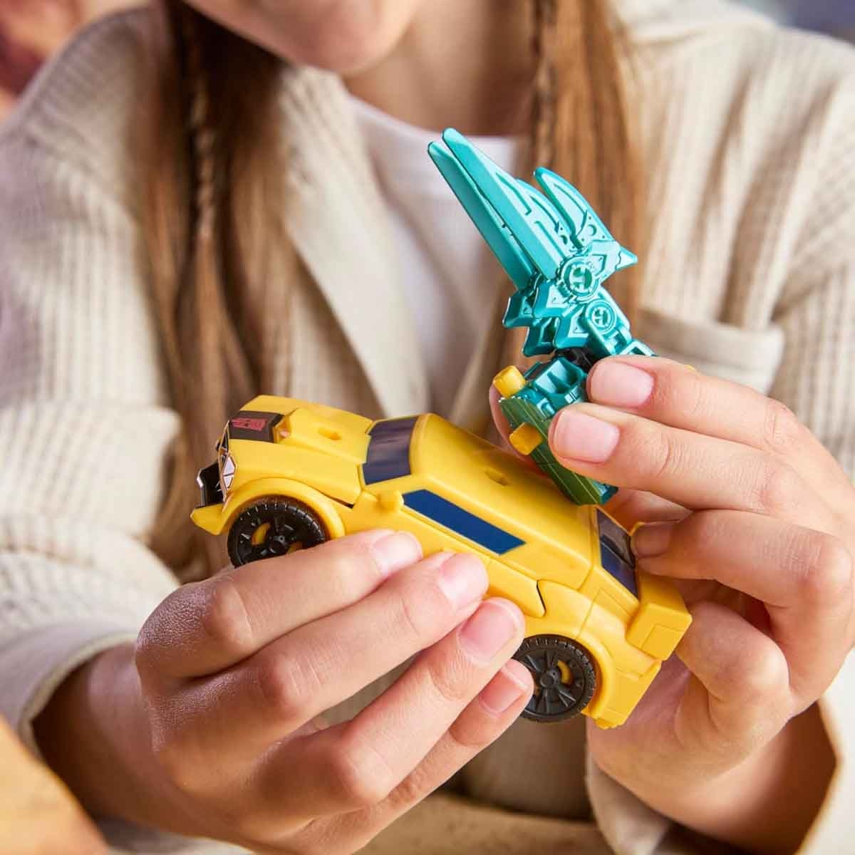 Transformers Cyberworld Armor Bumblebee Action Figure Unisex, 5-7 Years