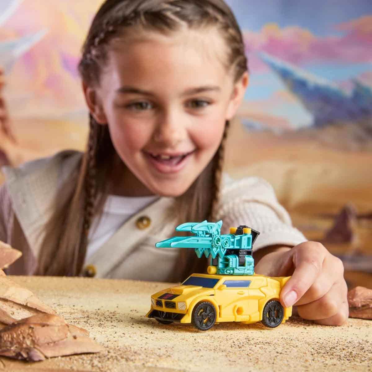 Transformers Cyberworld Armor Bumblebee Action Figure Unisex, 5-7 Years