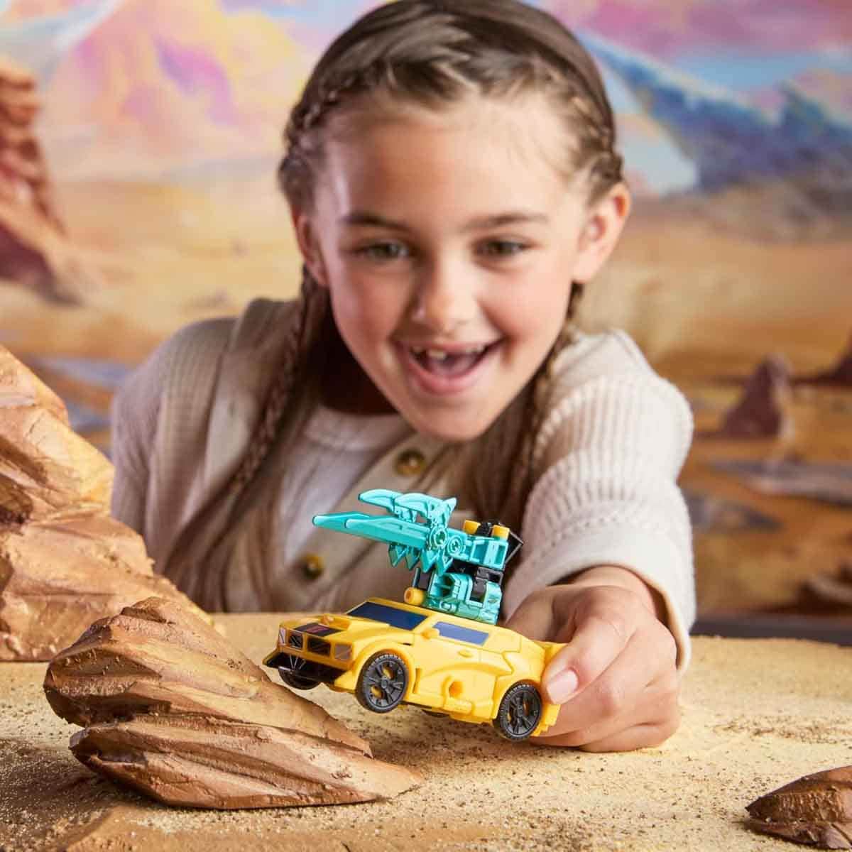 Transformers Cyberworld Armor Bumblebee Action Figure Unisex, 5-7 Years