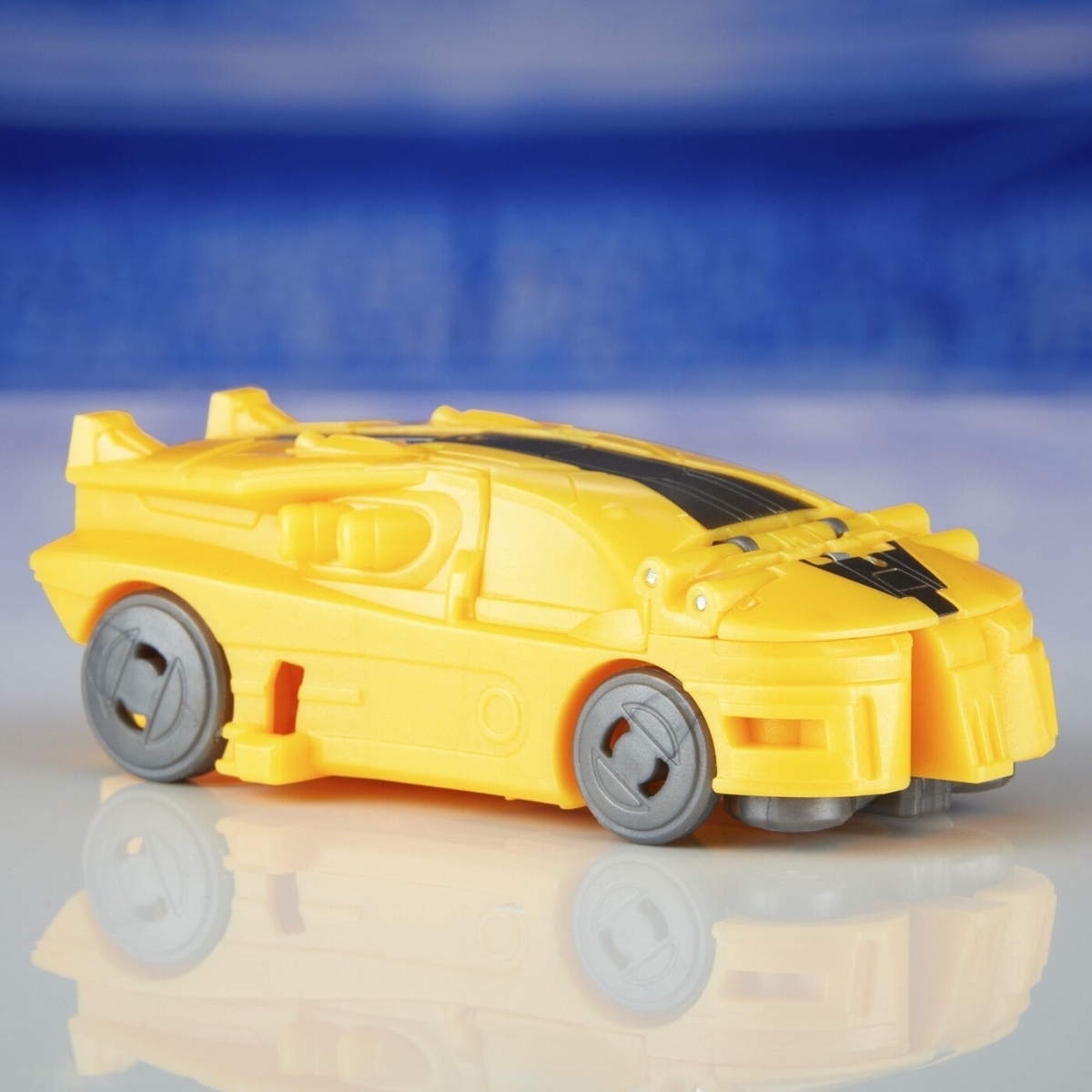 Transformers One 4″ COG Changer Bumblebee B-127 Action Figure Unisex, 5-7 Years