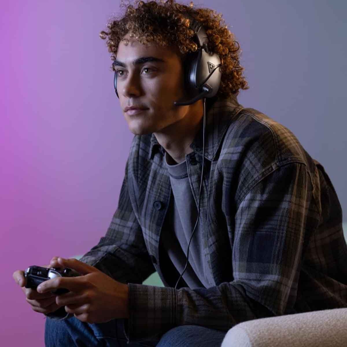 تيرتل بيتش أسود ركون 70 بي سماعة ألعاب سلكية