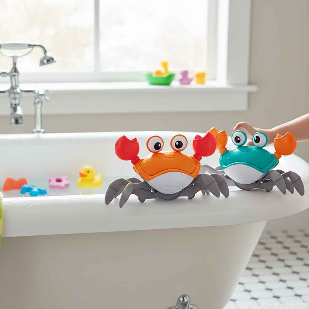 أوربان توتس لعبة سلطعون زاحف مستشعر لتجنب العوائق موسيقية منوعة للجنسين، 3-4 سنوات