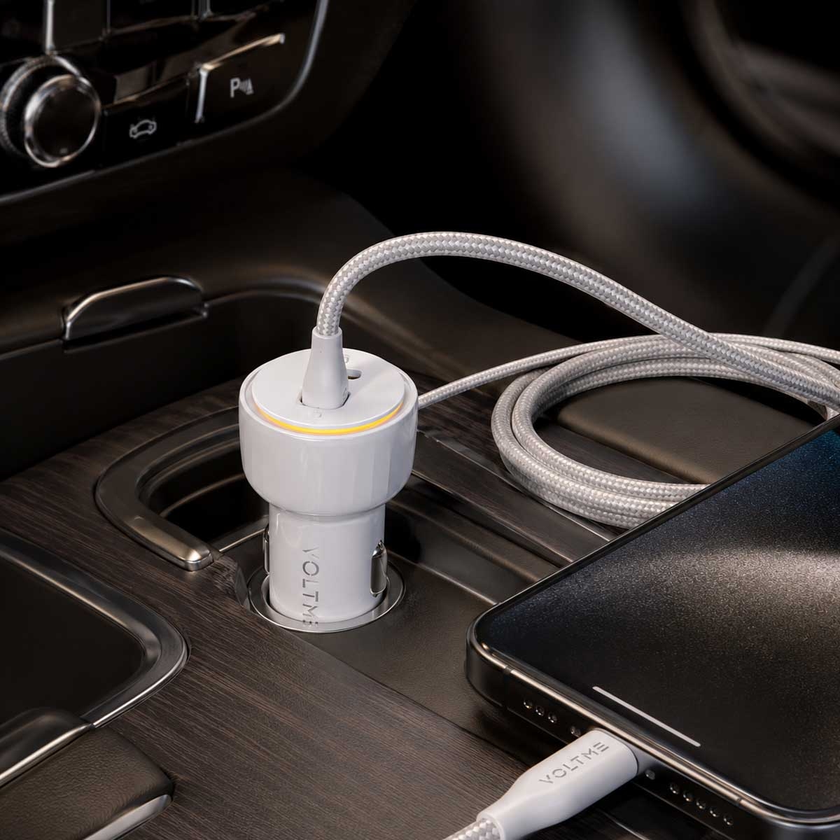 فولتمي شاحن سيارة كازو سبيدو بلس بقدرة 60W مع كابل USB-C قابل للسحب